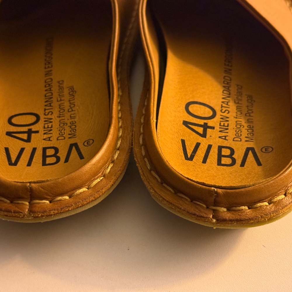 Vibrant Tan Men’s/Women's Slippers - Picture 4 of 11